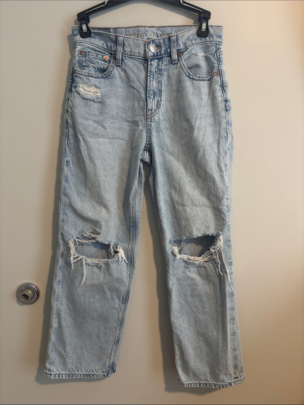 American Eagle AE Strigid Ripped Mom Jean Distressed Light Blue Jeans